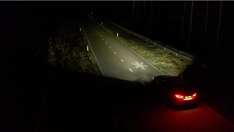 福特推出AR大燈：路面投影顯示方向